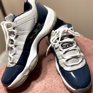💎MENS AIR JORDAN 11 RETRO 11S LOW ‘GEORGETOWNS’- SIZE 8.5💎